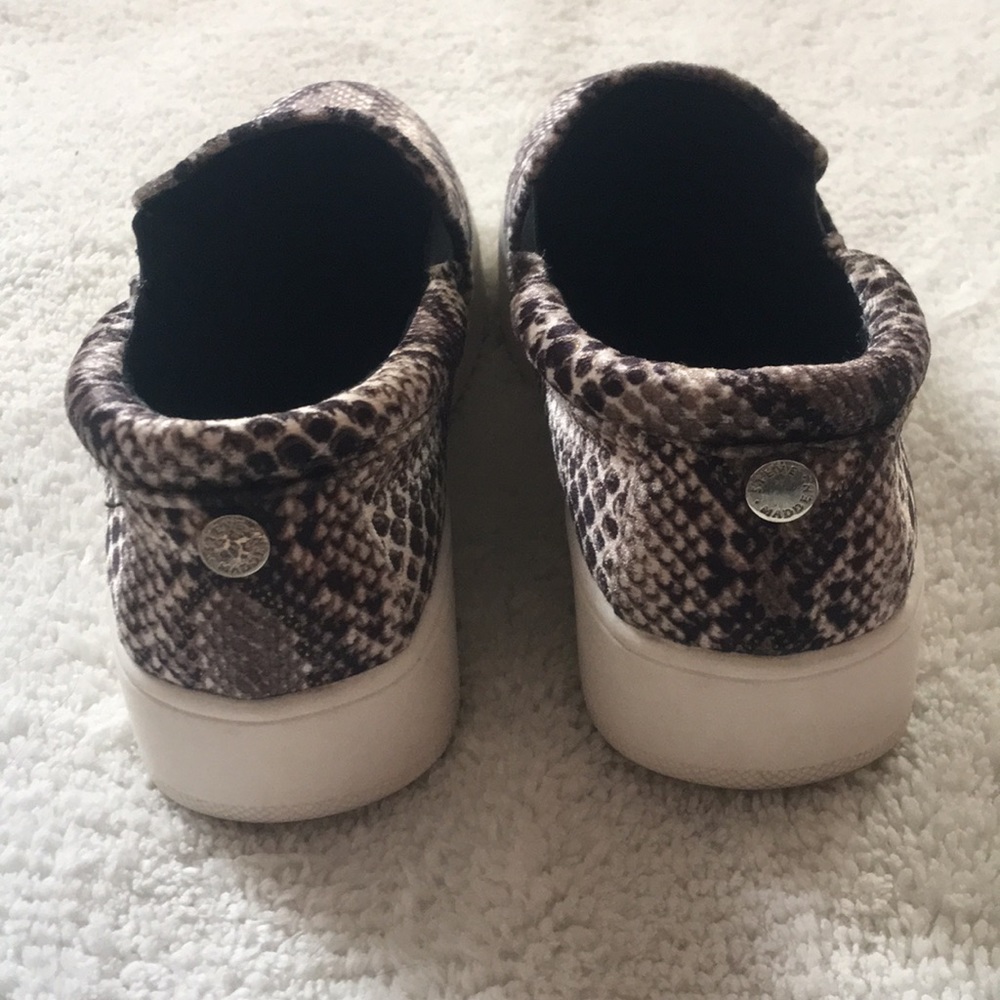 Steve Madden Snakeskin Pattern Platforms - Picture 3 of 6